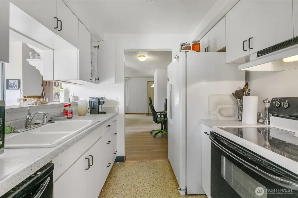 20911 78th Avenue W Edmonds WA 98026