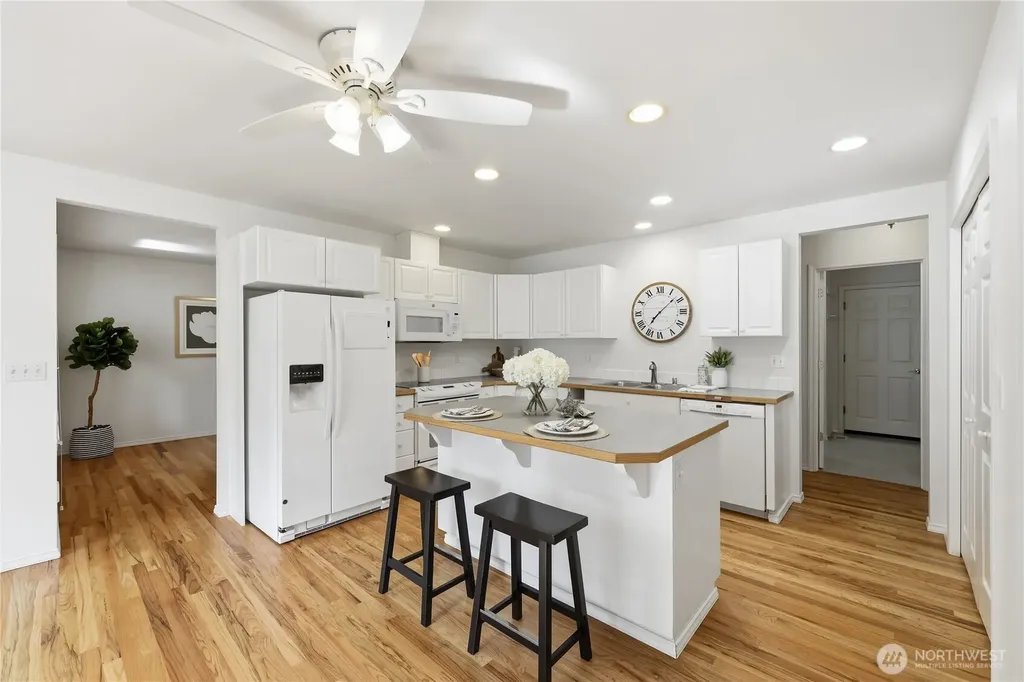 20334 12th Avenue NE Poulsbo WA 98370