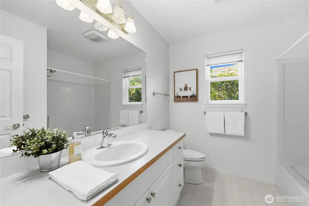20334 12th Avenue NE Poulsbo WA 98370