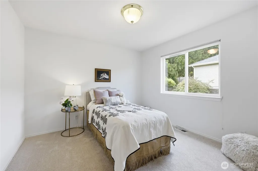 20334 12th Avenue NE Poulsbo WA 98370