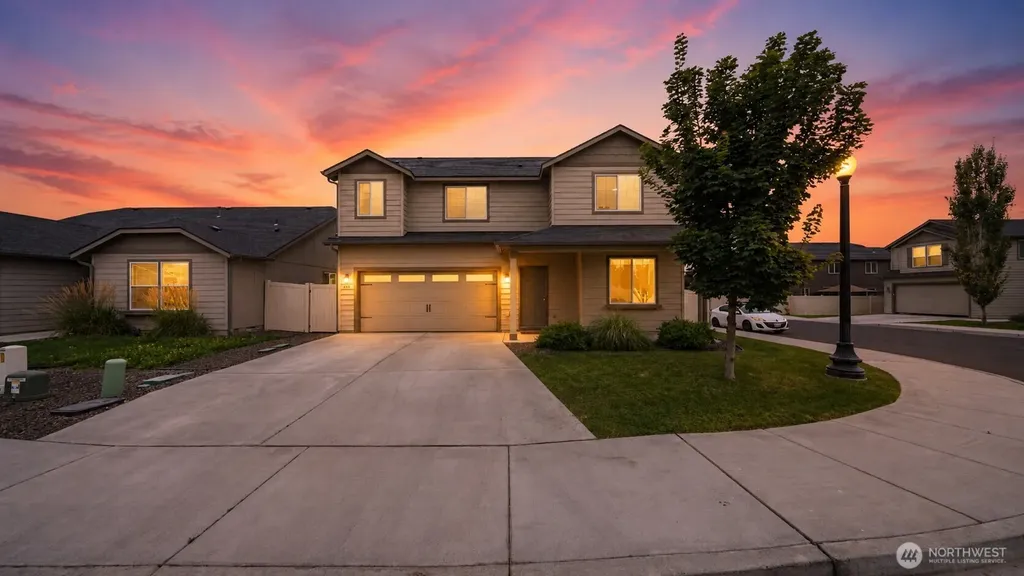 543 SW Angelina Loop College Place WA 99362