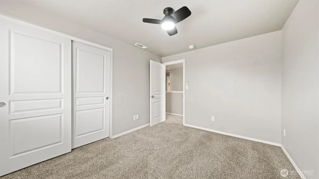 543 SW Angelina Loop College Place WA 99362
