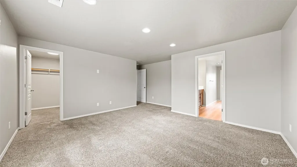 543 SW Angelina Loop College Place WA 99362
