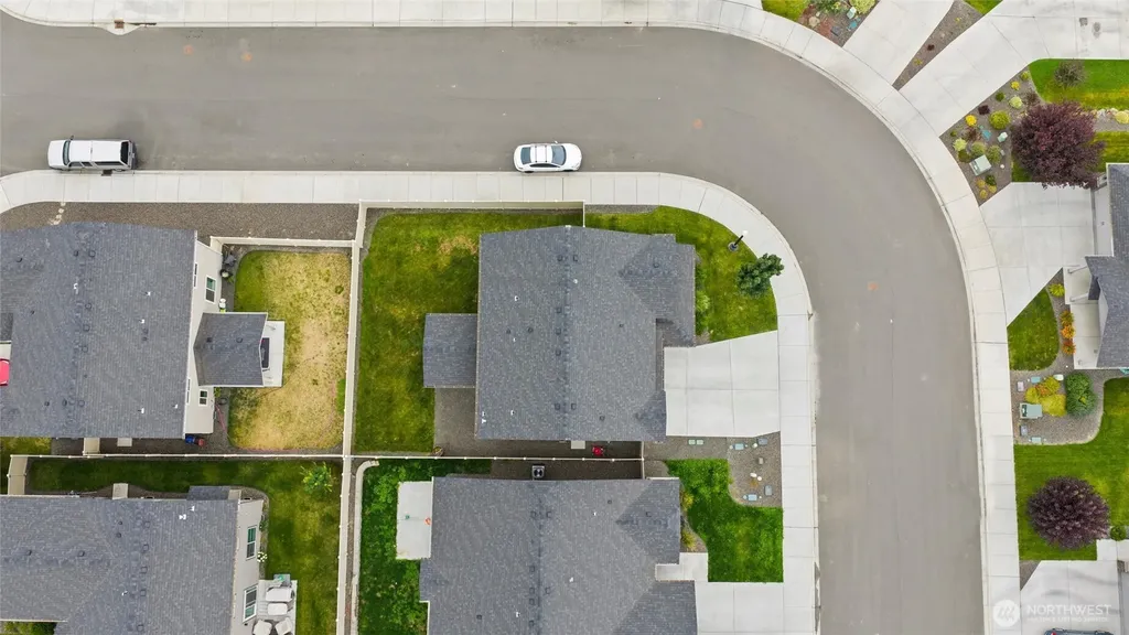 543 SW Angelina Loop College Place WA 99362