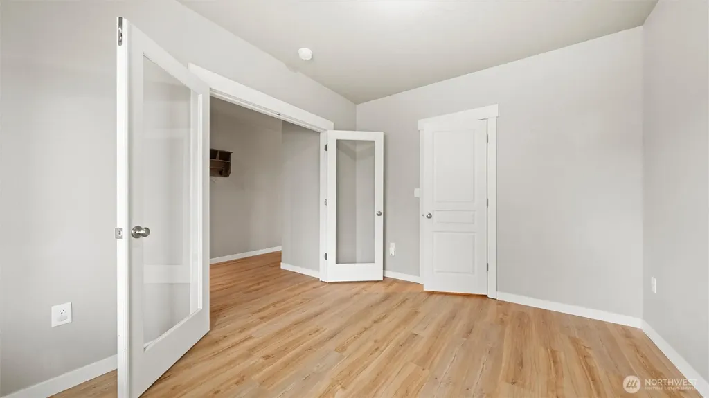 543 SW Angelina Loop College Place WA 99362