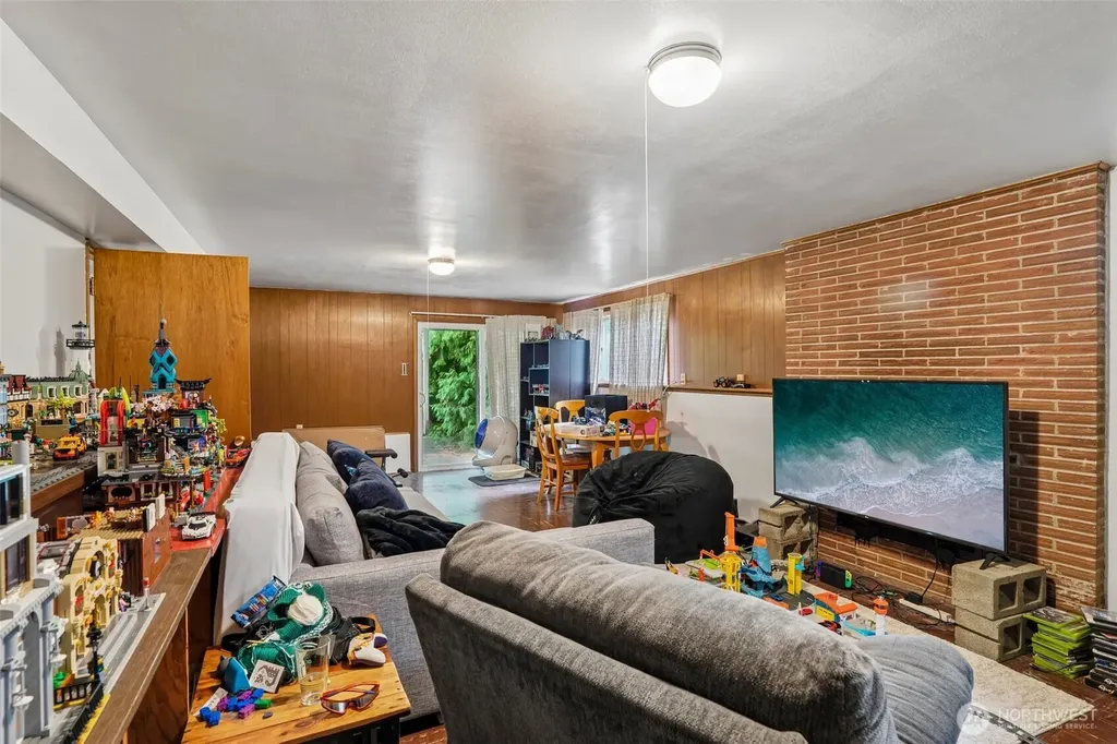 4151 23rd Avenue SW Seattle WA 98106