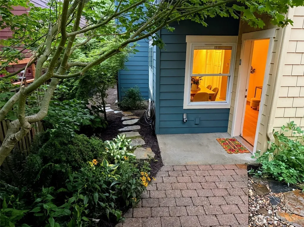 4115 Martin Luther King Jr Way S Seattle WA 98108