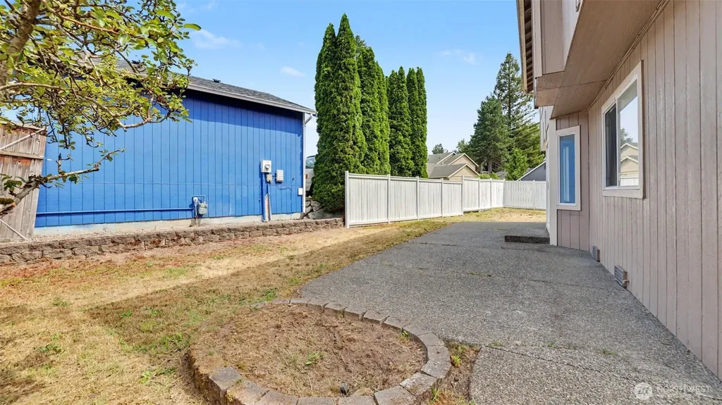 20707 122nd Place SE Kent WA 98031