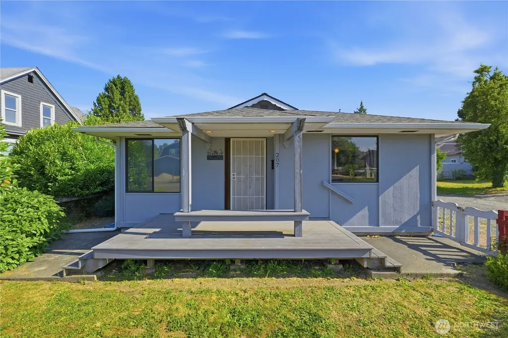 207 E 84th Street Tacoma WA 98445