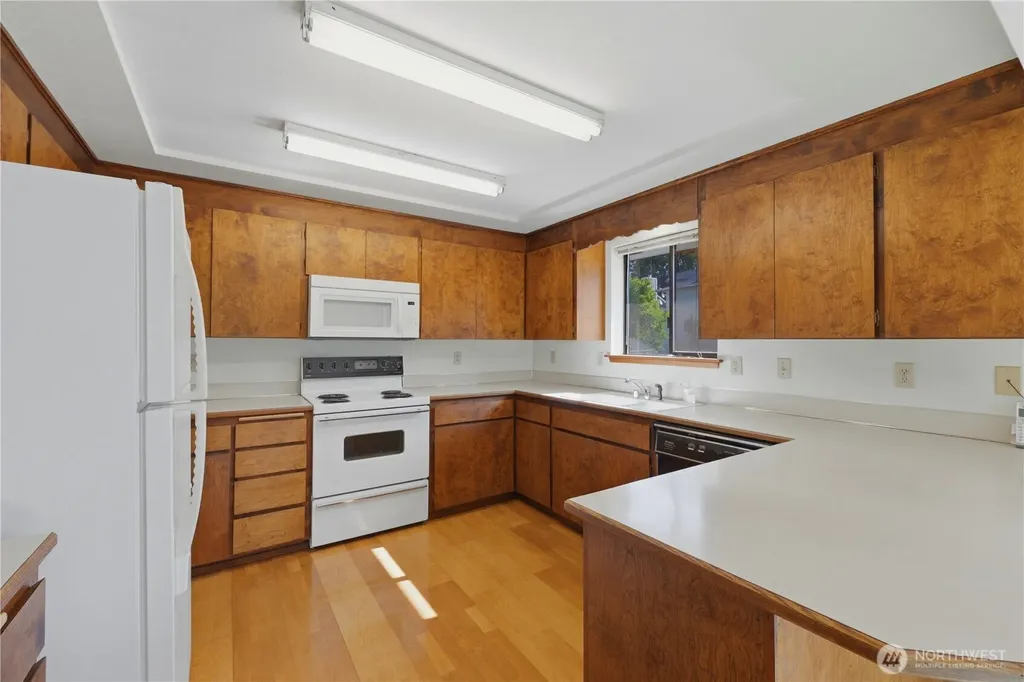 207 E 84th St Street Tacoma WA 98445