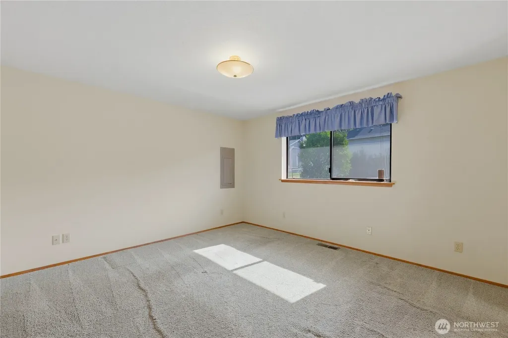 207 E 84th St Street Tacoma WA 98445