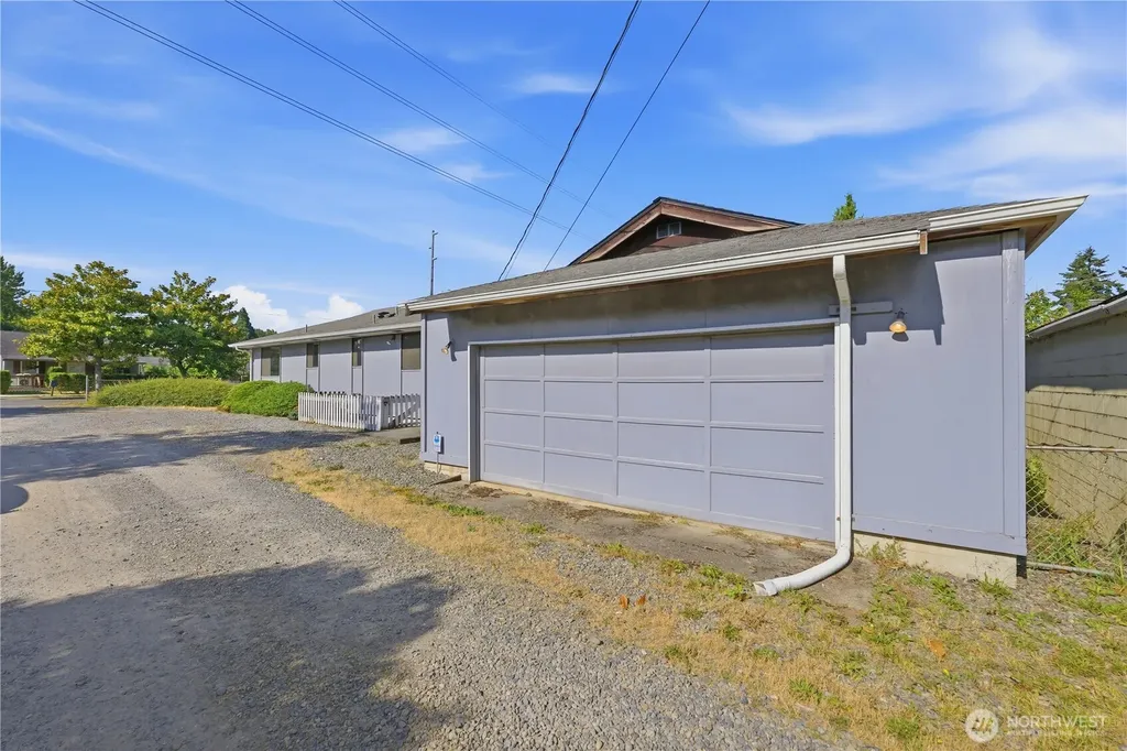 207 E 84th Street Tacoma WA 98445