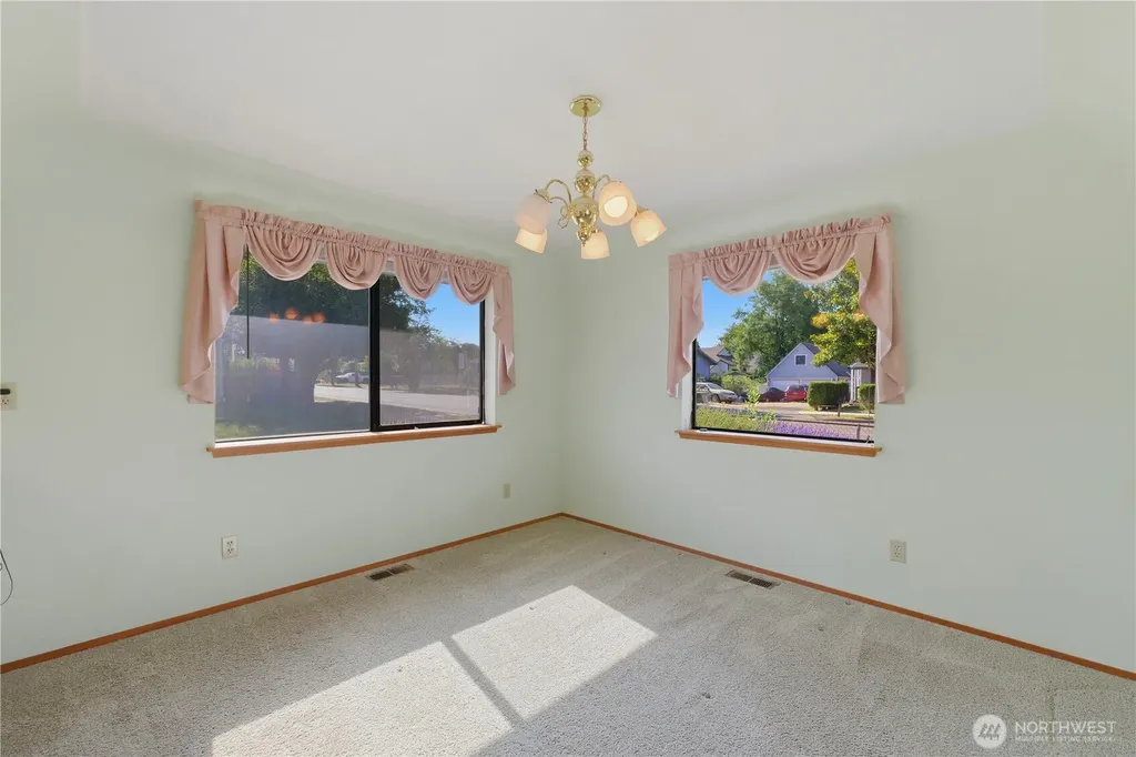 207 E 84th Street Tacoma WA 98445