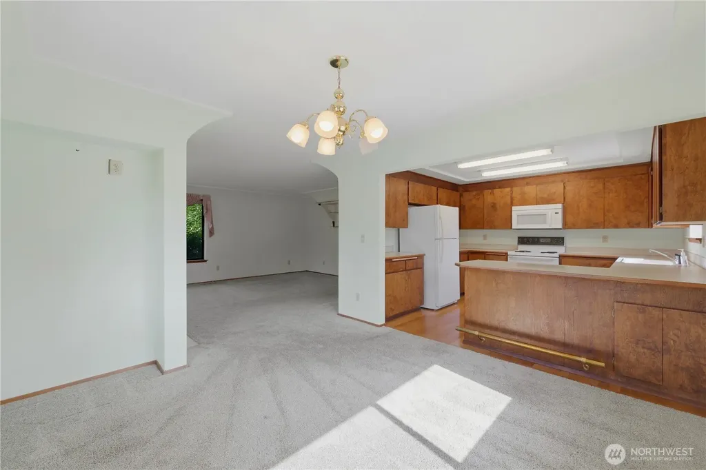 207 E 84th St Street Tacoma WA 98445