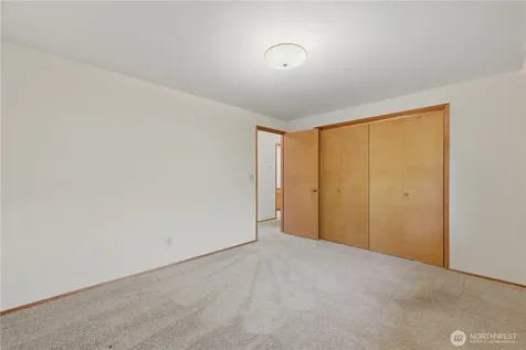 207 E 84th St Street Tacoma WA 98445