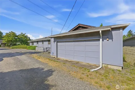 207 E 84th St Street Tacoma WA 98445