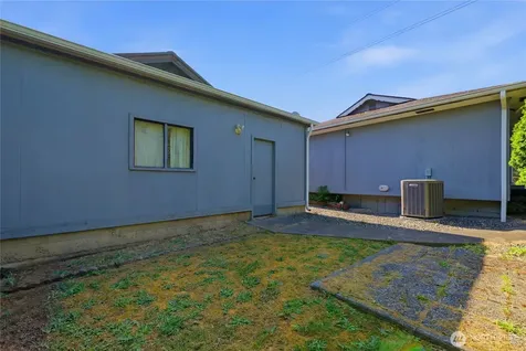 207 E 84th St Street Tacoma WA 98445