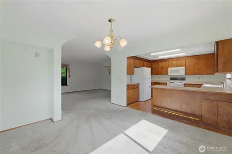 207 E 84th St Street Tacoma WA 98445