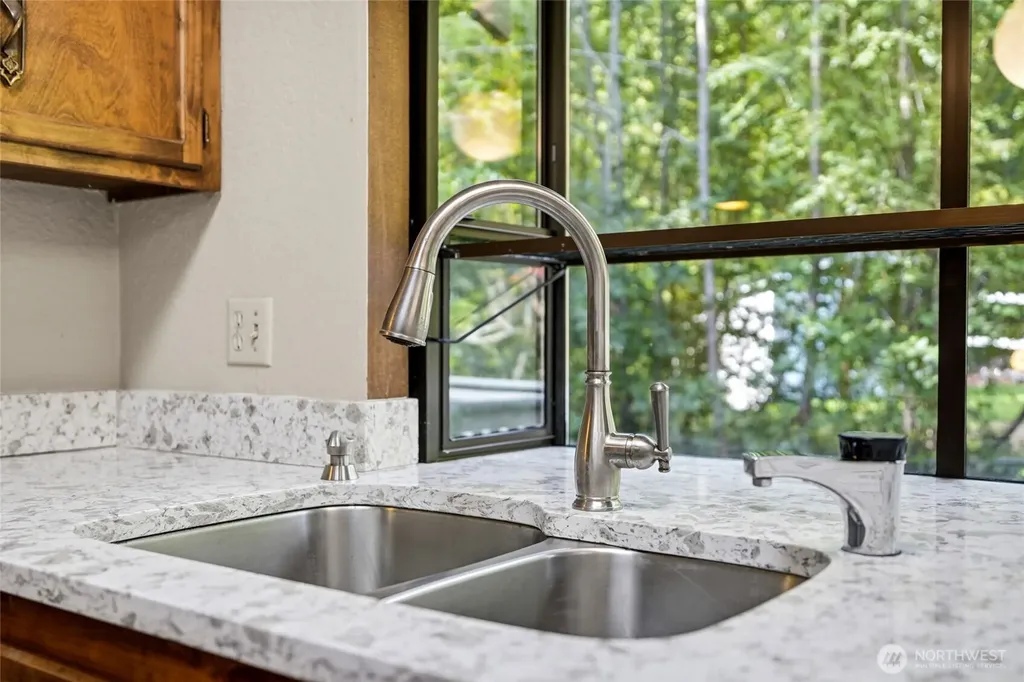 8530 Frederick Place Edmonds WA 98026