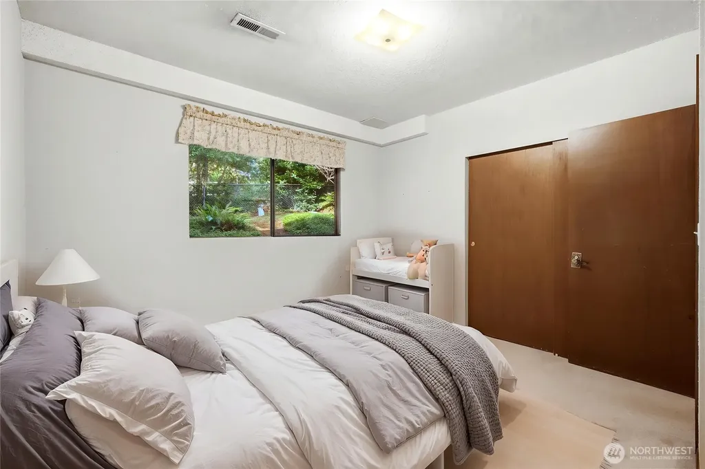 8530 Frederick Place Edmonds WA 98026