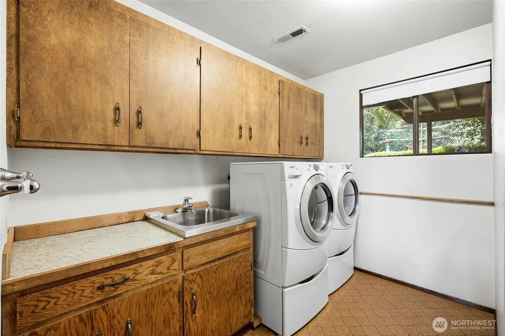 8530 Frederick Place Edmonds WA 98026