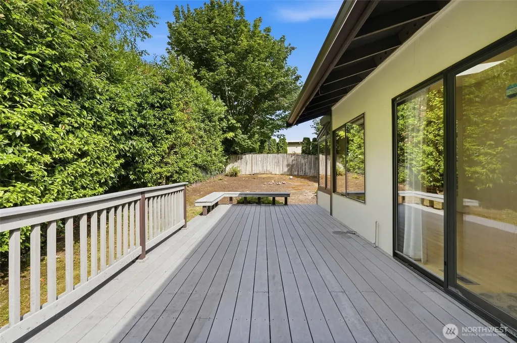 8530 Frederick Place Edmonds WA 98026