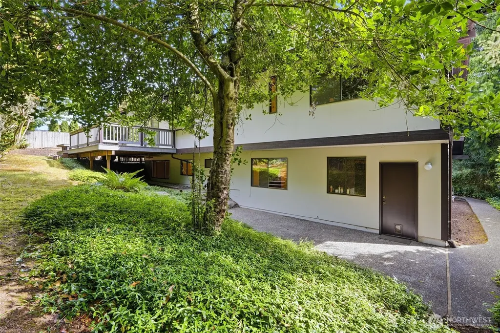 8530 Frederick Place Edmonds WA 98026