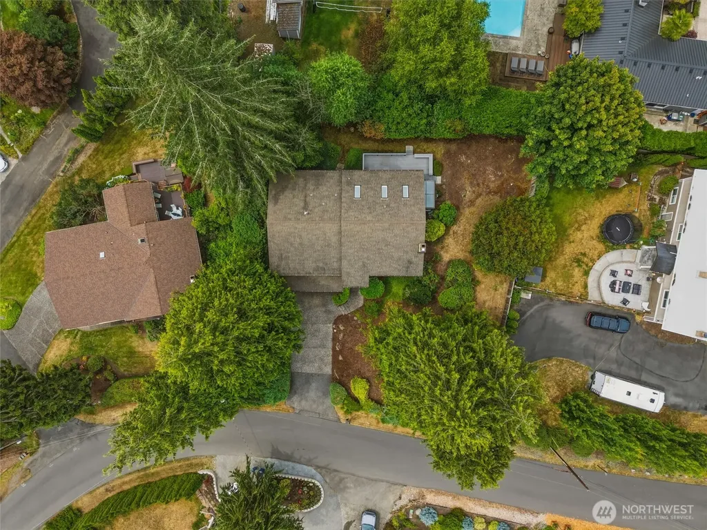 8530 Frederick Place Edmonds WA 98026