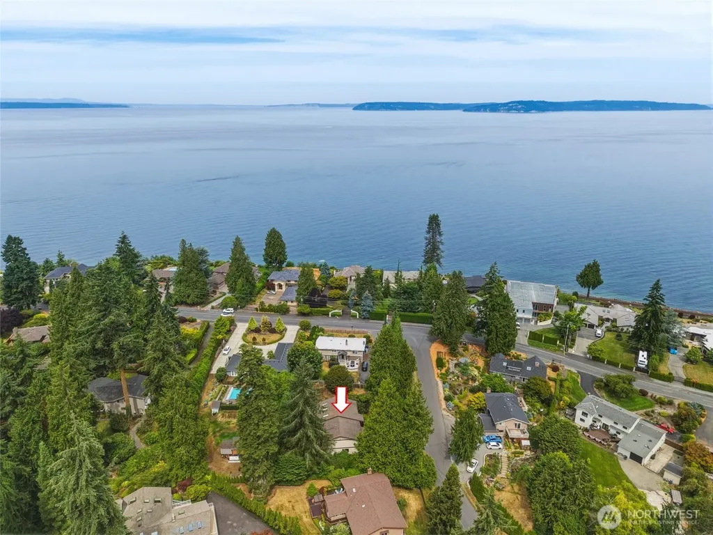 8530 Frederick Place Edmonds WA 98026