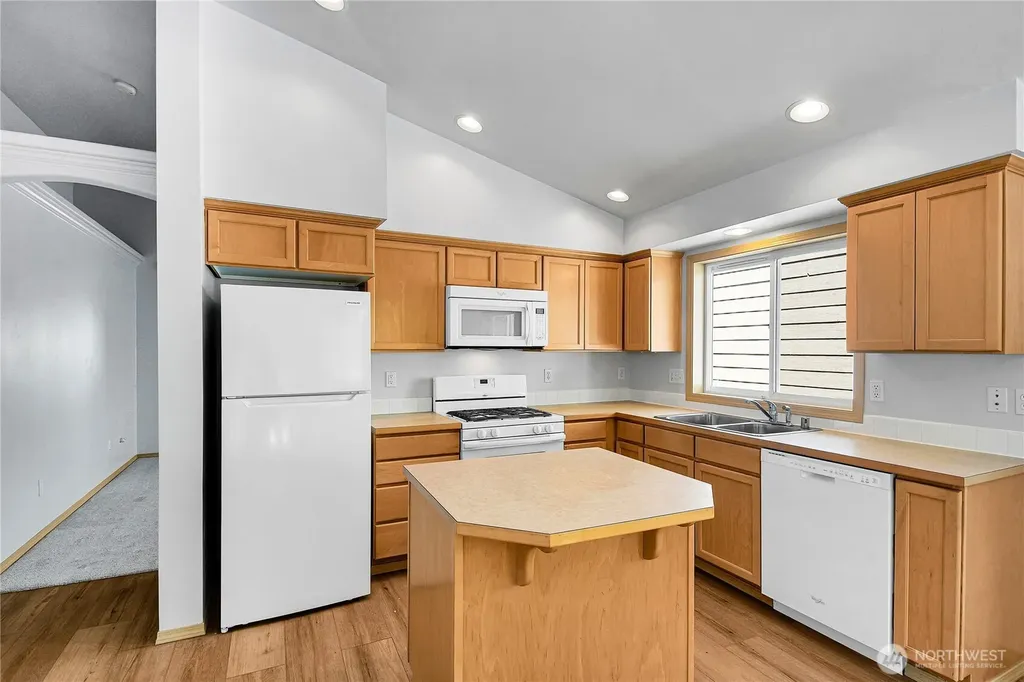 6005 74th Avenue NE Marysville WA 98270