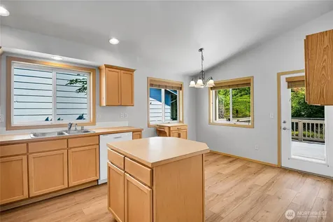 6005 74th Avenue NE Marysville WA 98270
