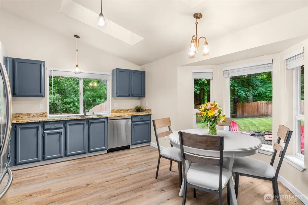 7649 Kittiwake Dr. SE Olympia WA 98513