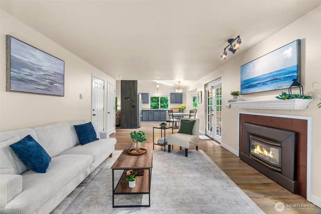 7649 Kittiwake Dr. SE Olympia WA 98513
