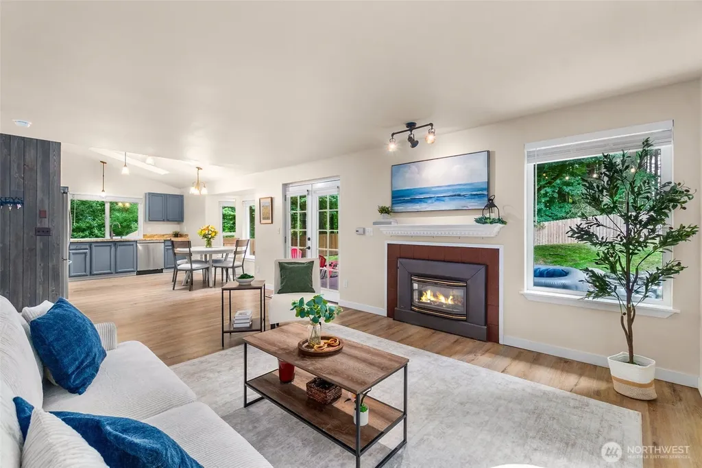 7649 Kittiwake Dr. SE Olympia WA 98513