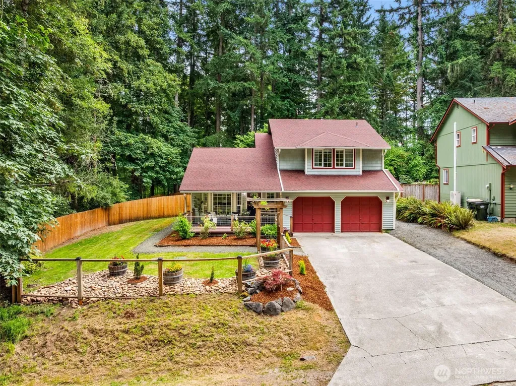7649 Kittiwake Dr. SE Olympia WA 98513