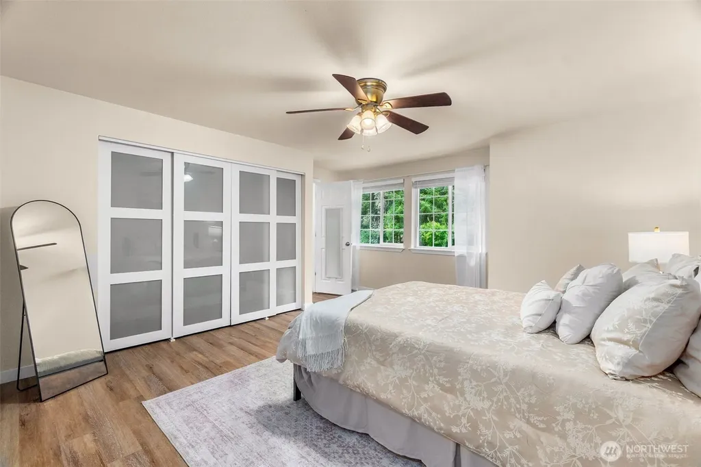 7649 Kittiwake Dr. SE Olympia WA 98513