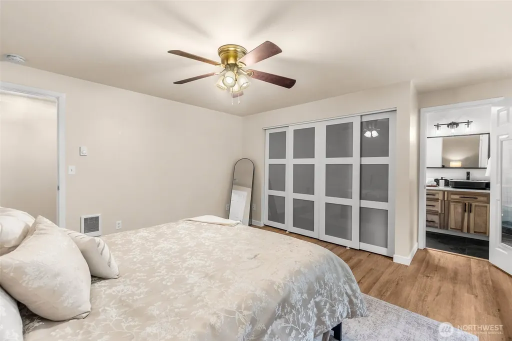 7649 Kittiwake Dr. SE Olympia WA 98513