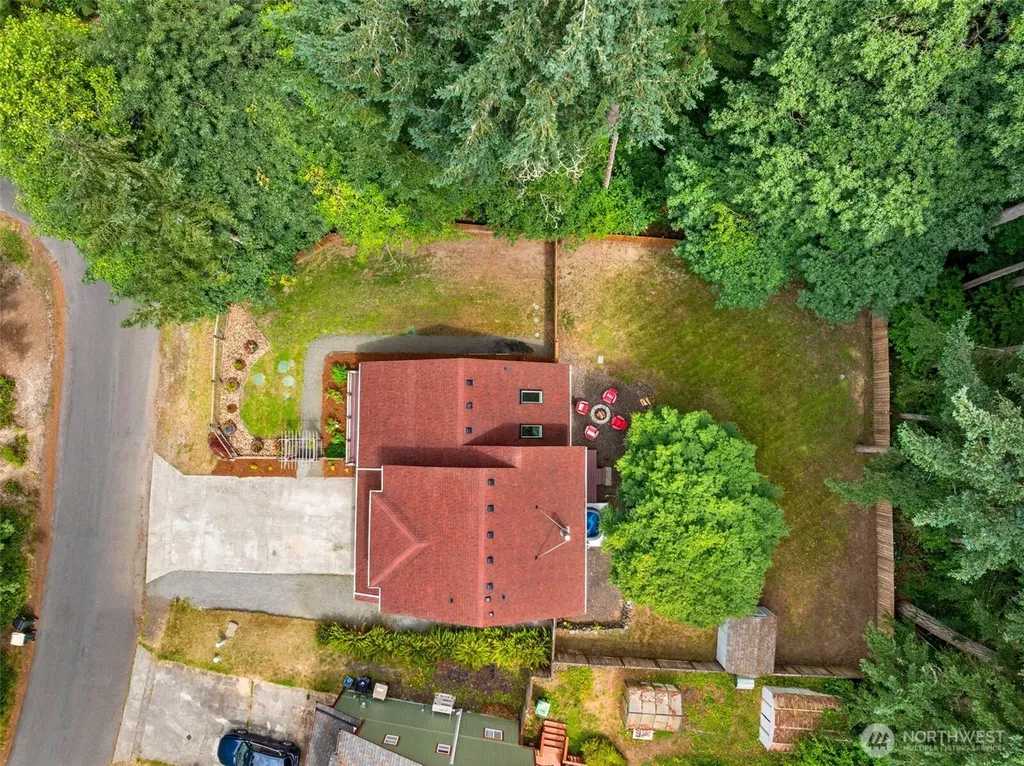 7649 Kittiwake Dr. SE Olympia WA 98513