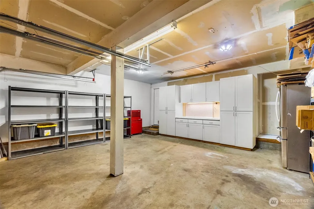 7649 Kittiwake Dr. SE Olympia WA 98513
