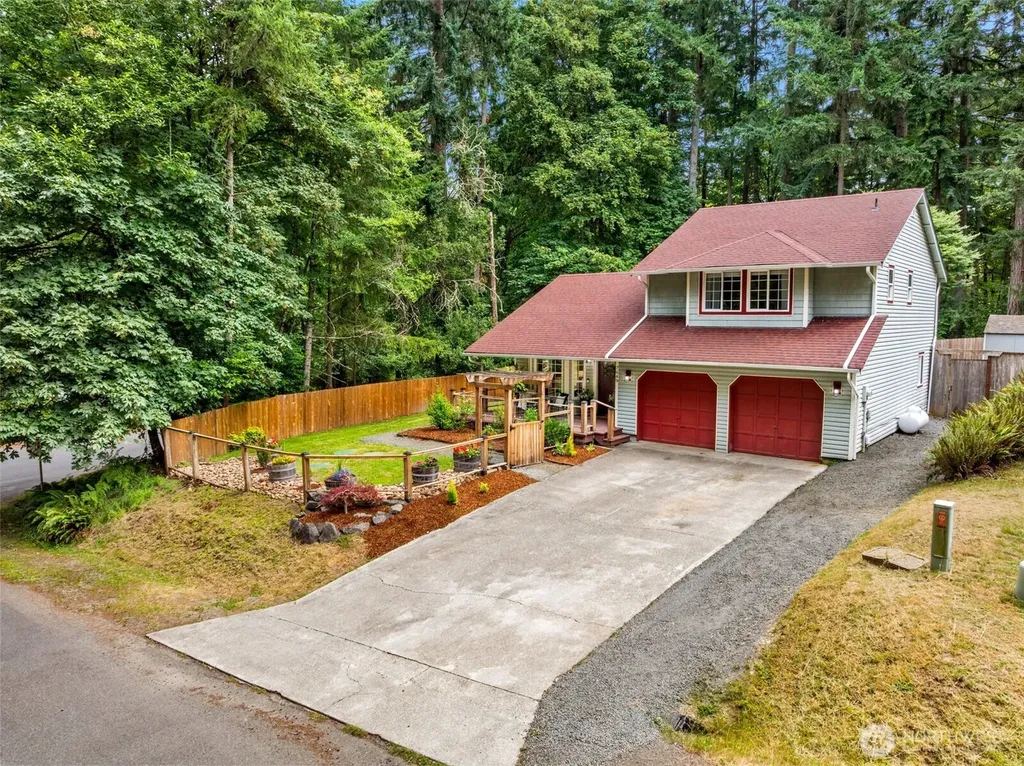 7649 Kittiwake Dr. SE Olympia WA 98513