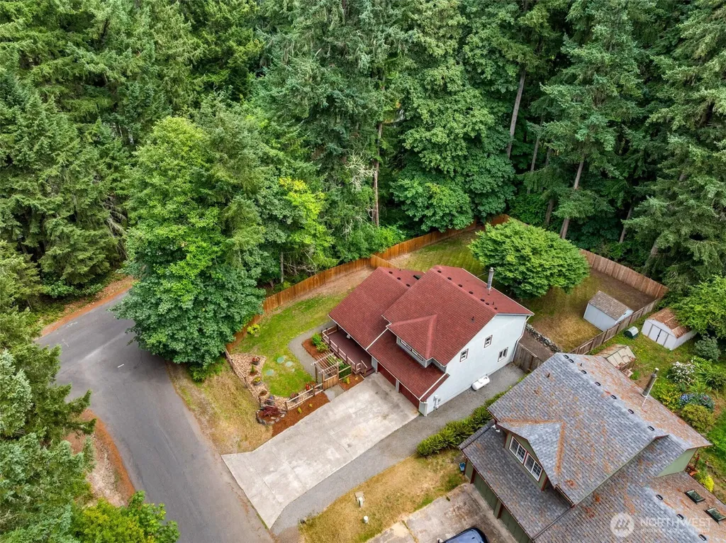 7649 Kittiwake Dr. SE Olympia WA 98513