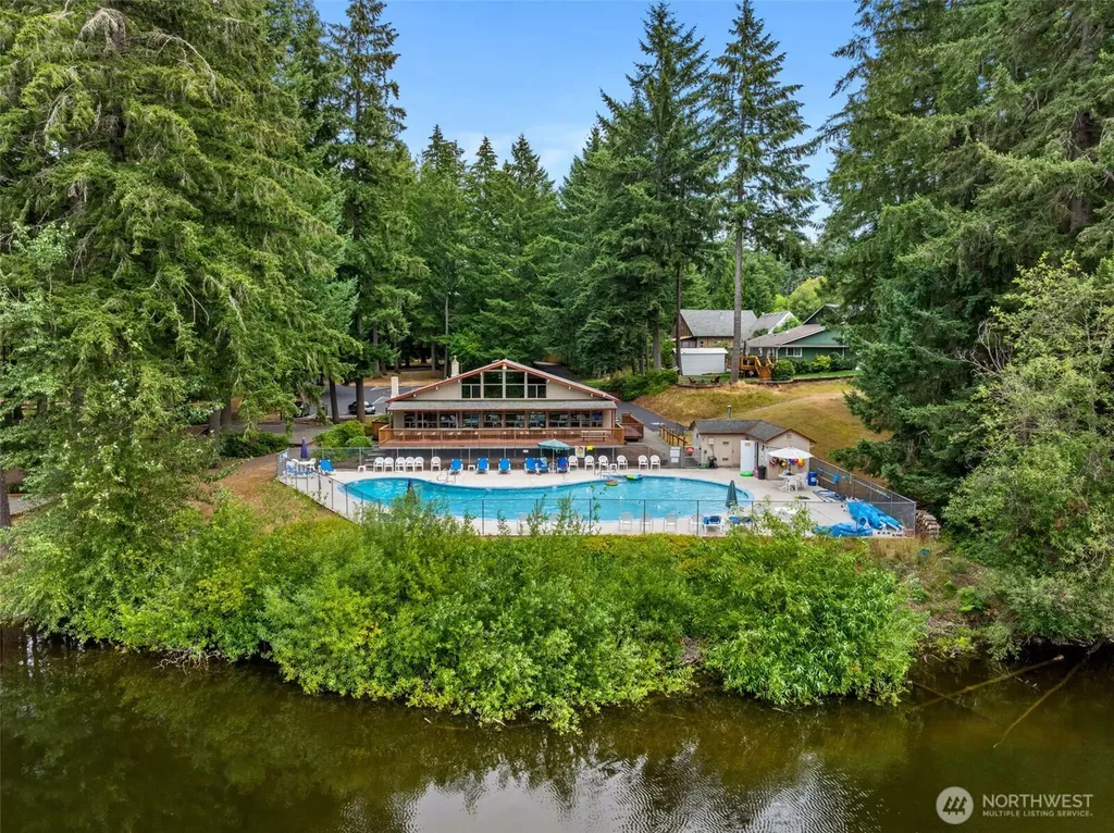 7649 Kittiwake Dr. SE Olympia WA 98513