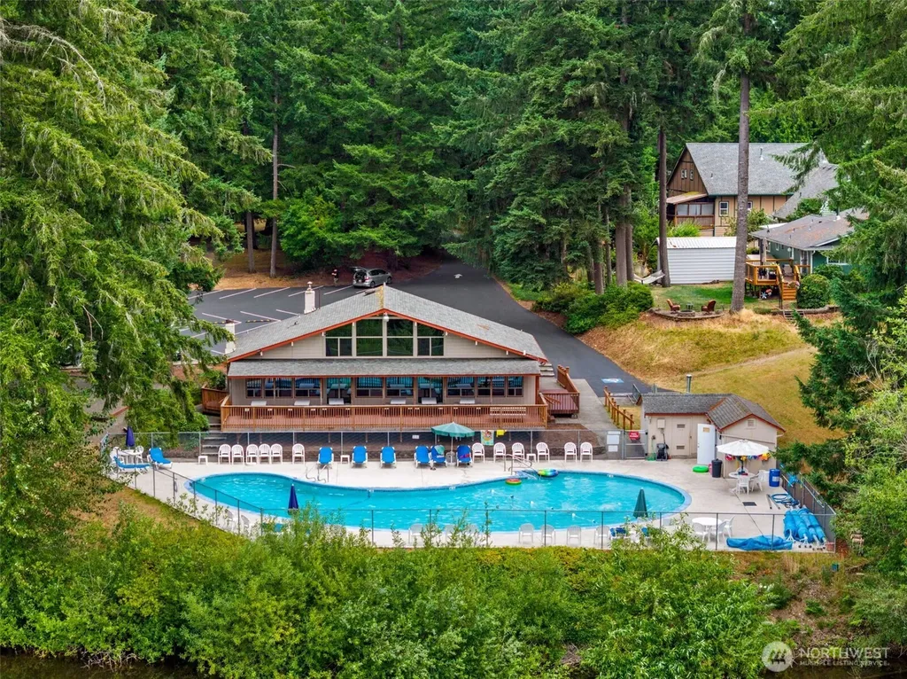 7649 Kittiwake Dr. SE Olympia WA 98513