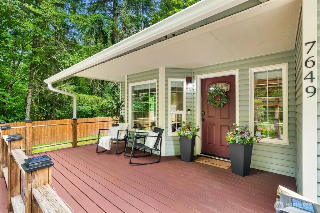 7649 Kittiwake Dr. SE Olympia WA 98513