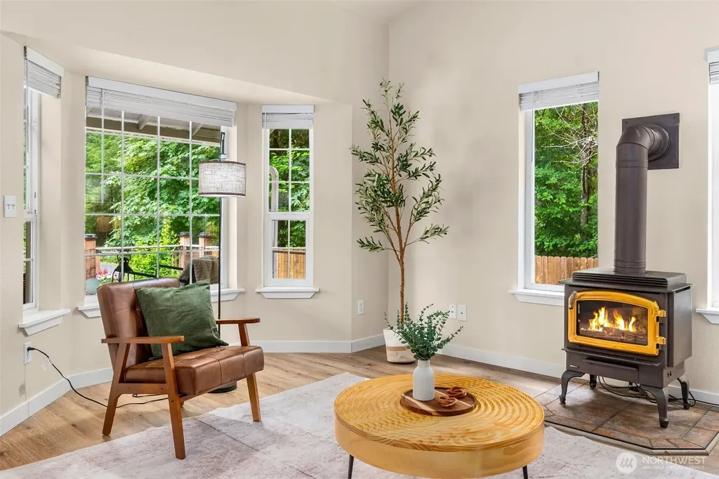 7649 Kittiwake Dr. SE Olympia WA 98513