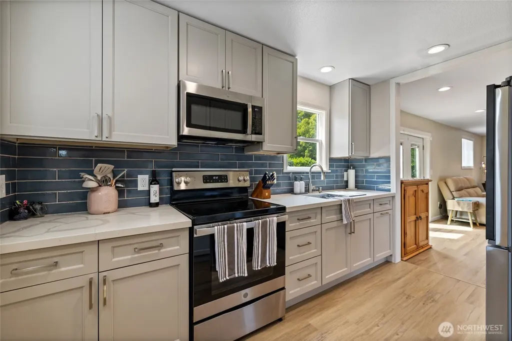 2513 S Hosmer Street Tacoma WA 98405