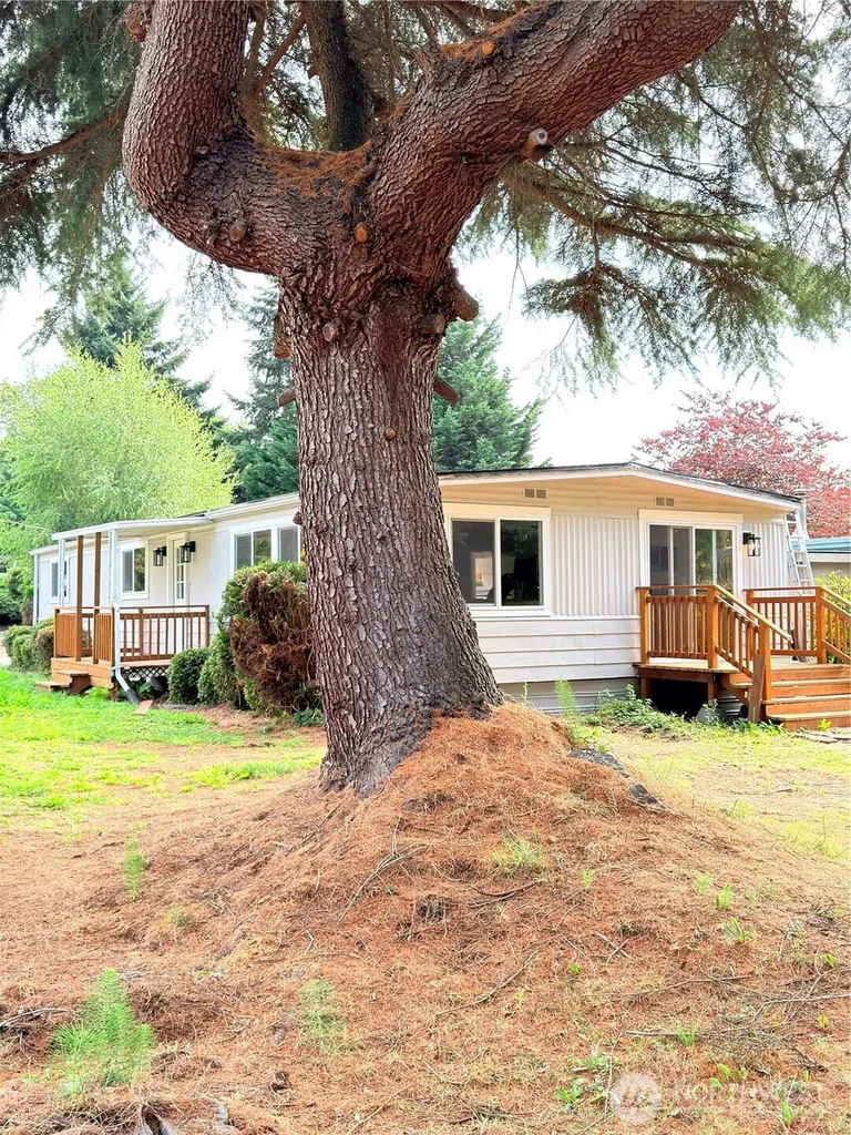 3111 28th St Ct E Tacoma WA 98443