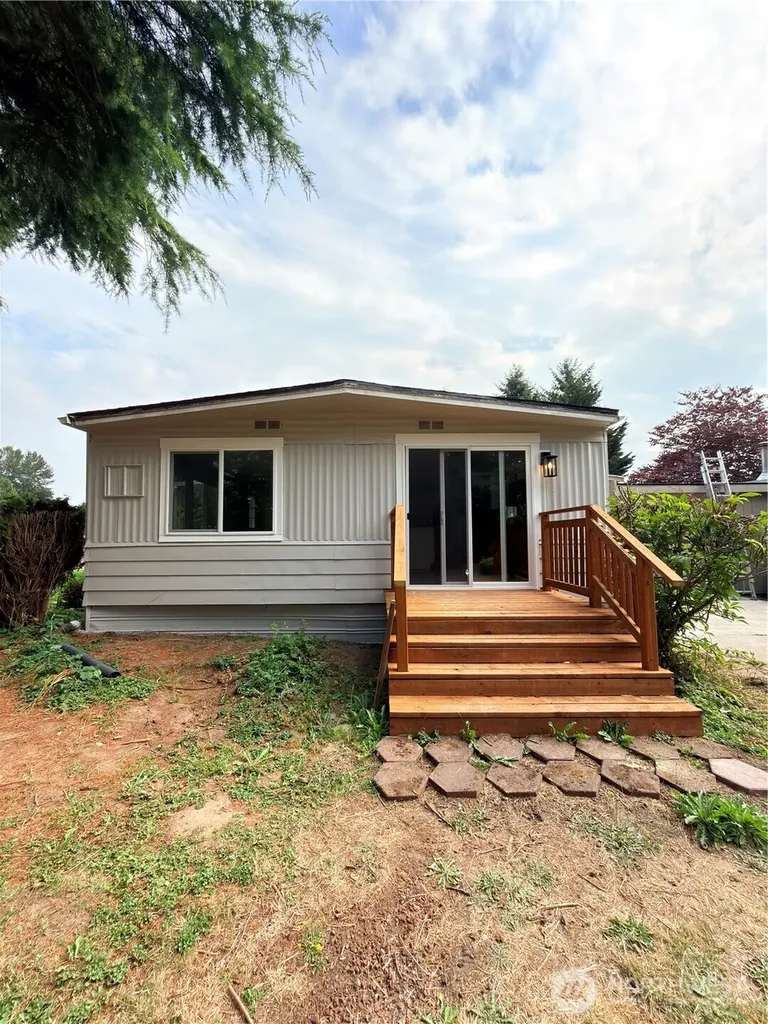 3111 28th St Ct E Tacoma WA 98443