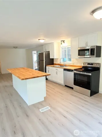 3111 28th St Ct E Tacoma WA 98443