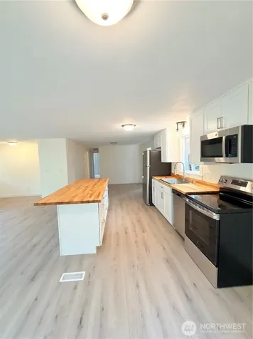 3111 28th St Ct E Tacoma WA 98443